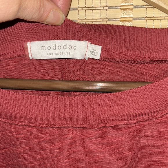 Women’s MODODOC LOS ANGELES/XL CRANBERRY medium Wait pull over top gently used - Picture 3 of 10